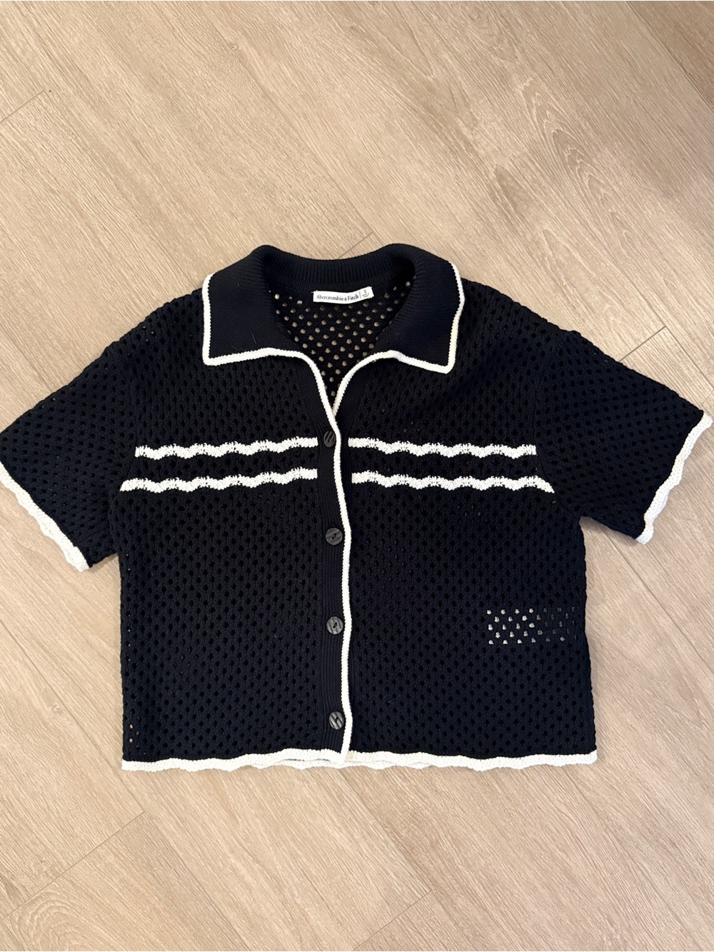Abercrombie & Fitch | Crochet-Style Button-Up Polo | Black | Small